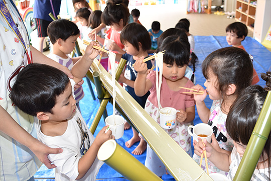 流しそうめん