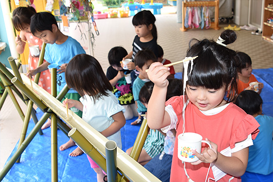 流しそうめん