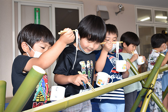 流しそうめん