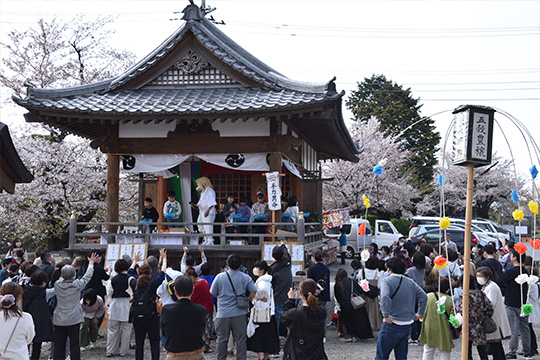卒園児神社奉納