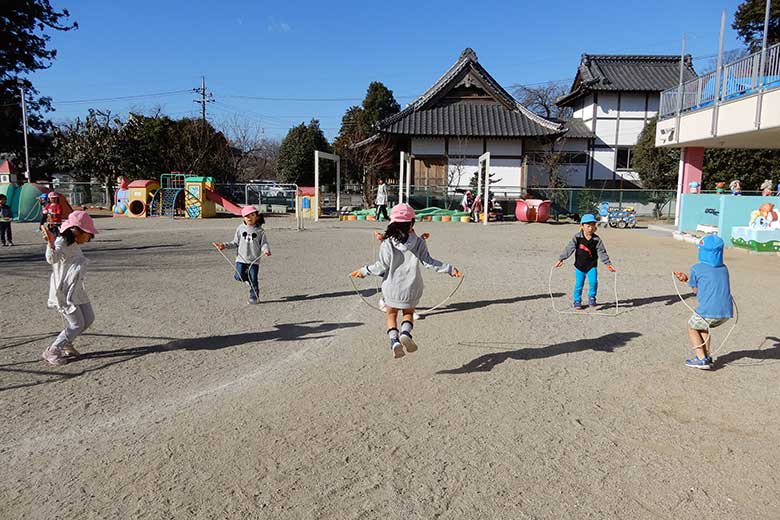 凧あげ、縄跳び
