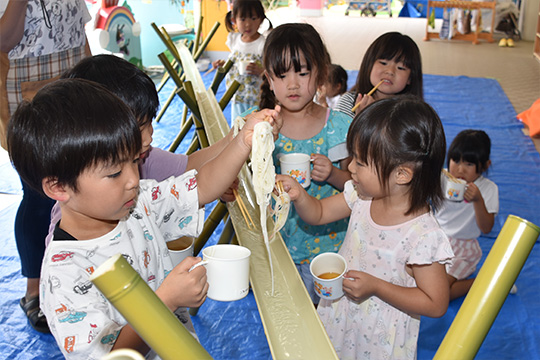 流しそうめん